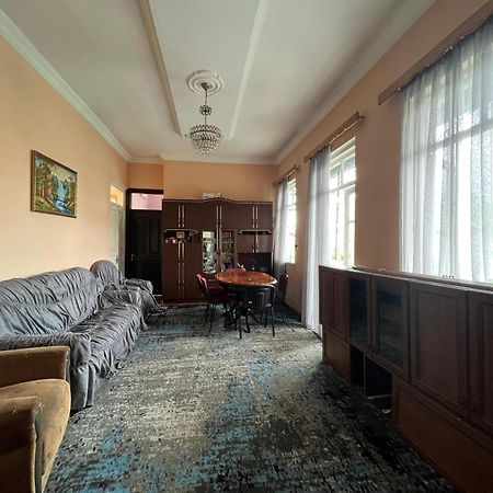 Medea'S Guest House Μπατούμι Εξωτερικό φωτογραφία